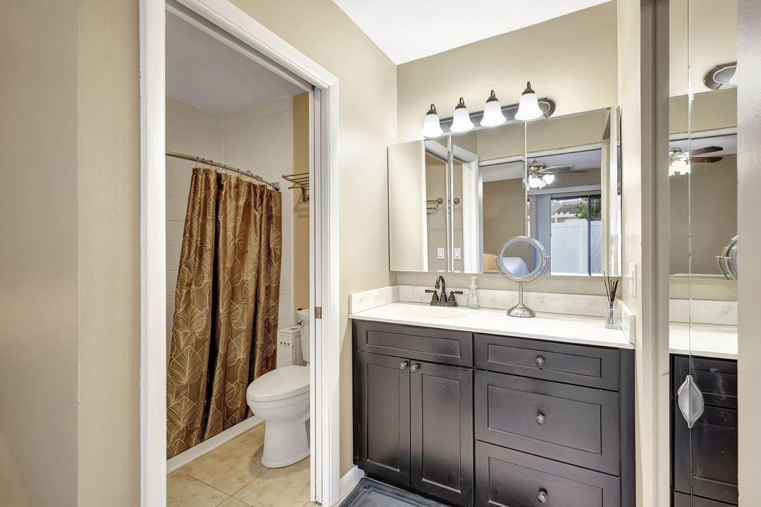 For Rent: $3,200 (3 beds, 2 baths, 1314 Square Feet)