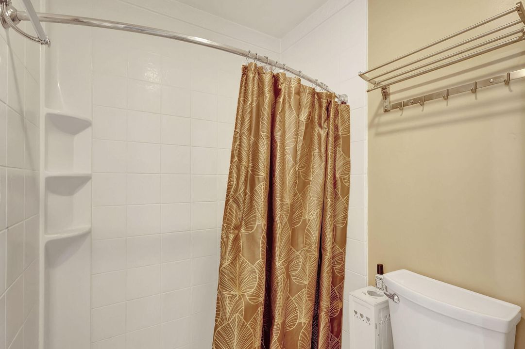 For Rent: $3,200 (3 beds, 2 baths, 1314 Square Feet)