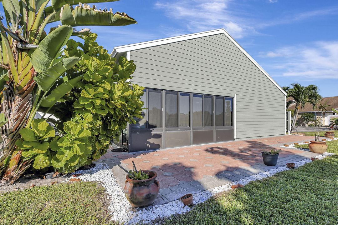 For Rent: $3,200 (3 beds, 2 baths, 1314 Square Feet)