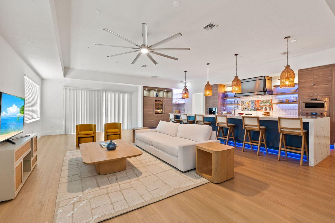 For Sale: $750,000 (4 beds, 4 baths, 3472 Square Feet)