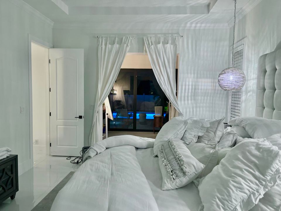 For Sale: $744,900 (4 beds, 2 baths, 3085 Square Feet)