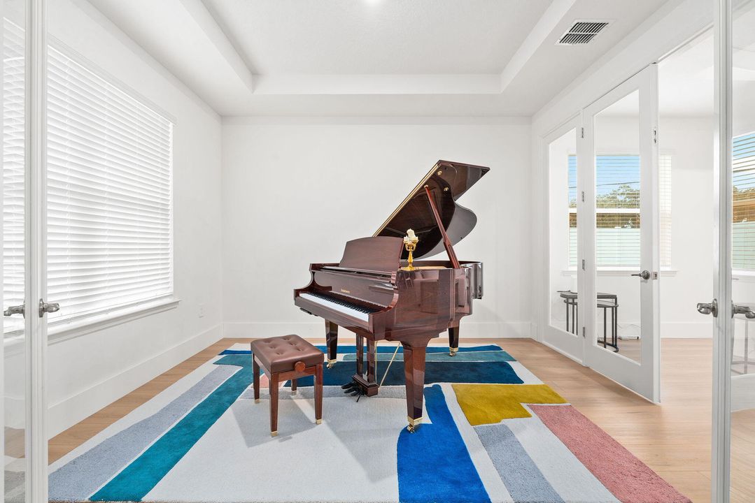 For Sale: $750,000 (4 beds, 4 baths, 3472 Square Feet)