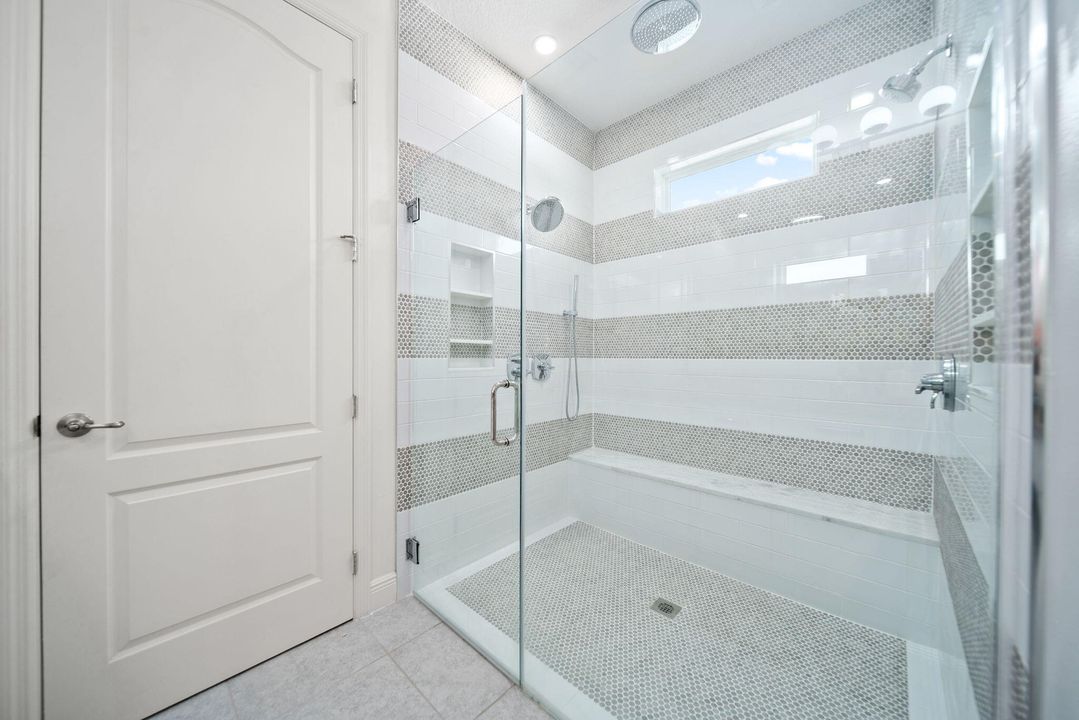 For Sale: $750,000 (4 beds, 4 baths, 3472 Square Feet)