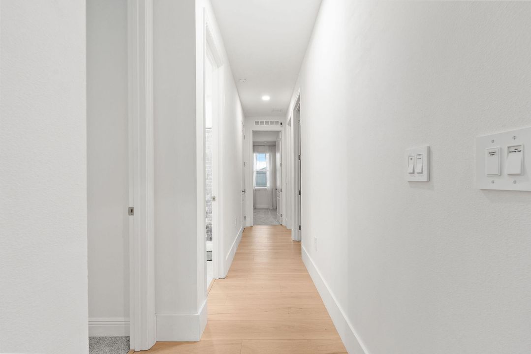 For Sale: $750,000 (4 beds, 4 baths, 3472 Square Feet)