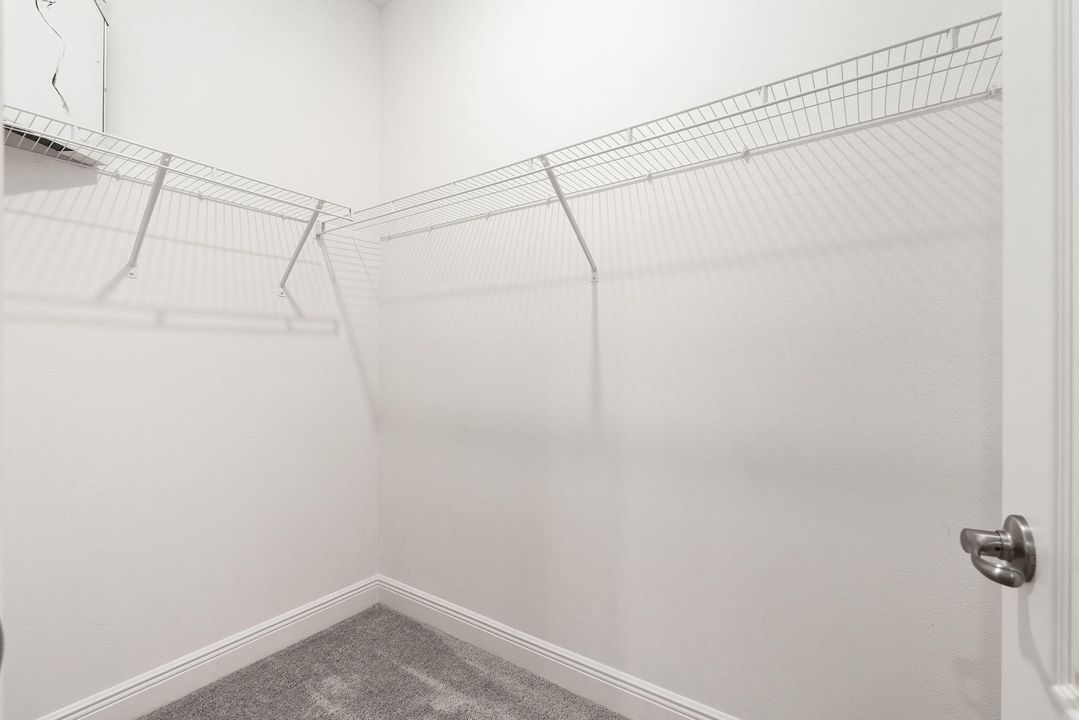 For Sale: $750,000 (4 beds, 4 baths, 3472 Square Feet)