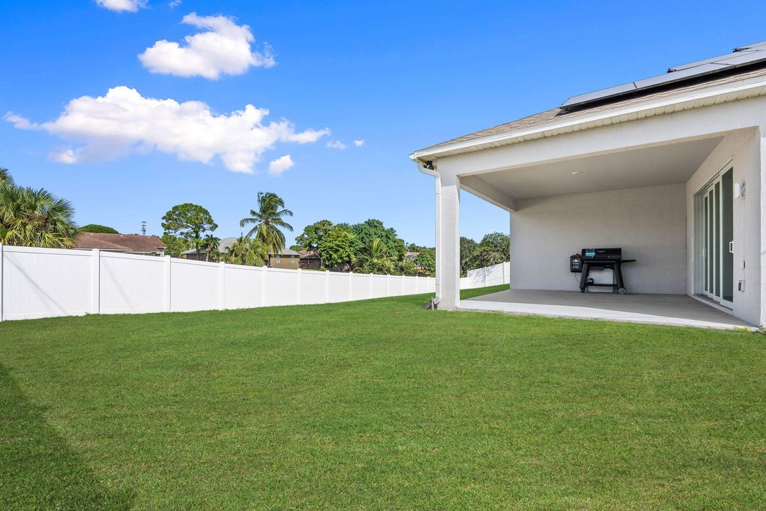 For Sale: $750,000 (4 beds, 4 baths, 3472 Square Feet)