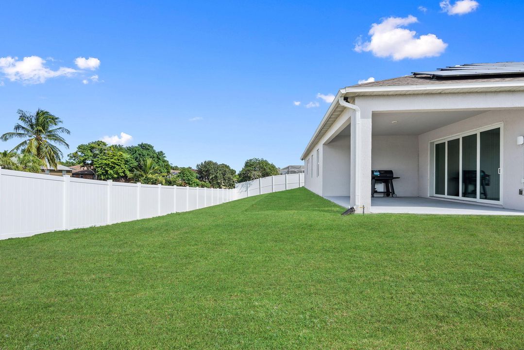 For Sale: $750,000 (4 beds, 4 baths, 3472 Square Feet)