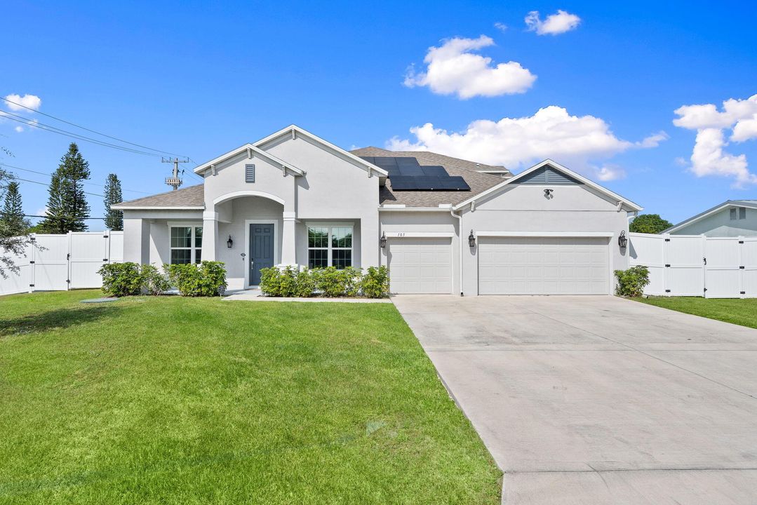 For Sale: $750,000 (4 beds, 4 baths, 3472 Square Feet)