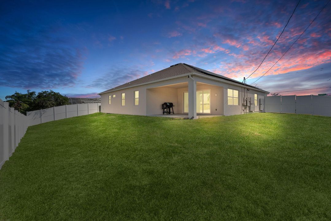 For Sale: $750,000 (4 beds, 4 baths, 3472 Square Feet)