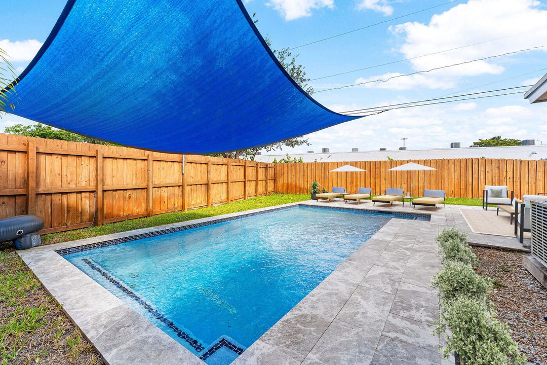 En Venta: $569,500 (3 camas, 2 baños, 1130 Pies cuadrados)