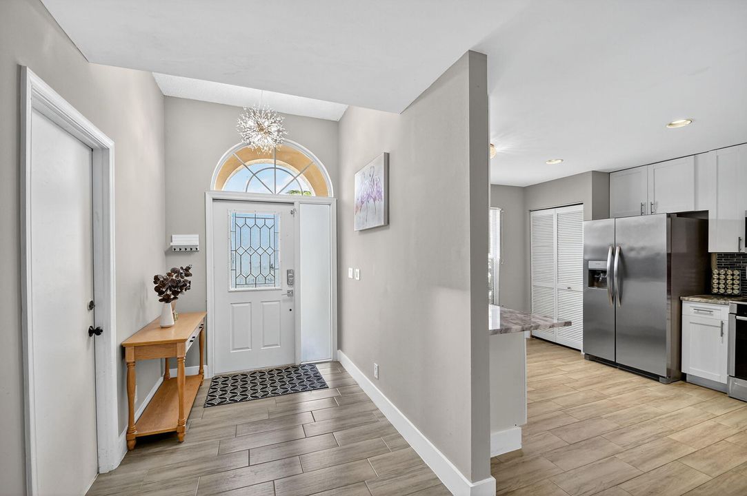 待售: $635,000 (4 贝兹, 2 浴室, 2201 平方英尺)