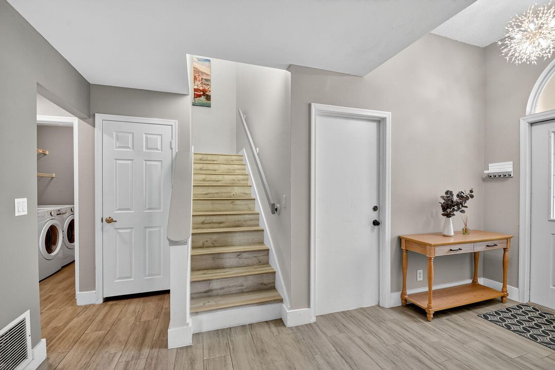 待售: $635,000 (4 贝兹, 2 浴室, 2201 平方英尺)