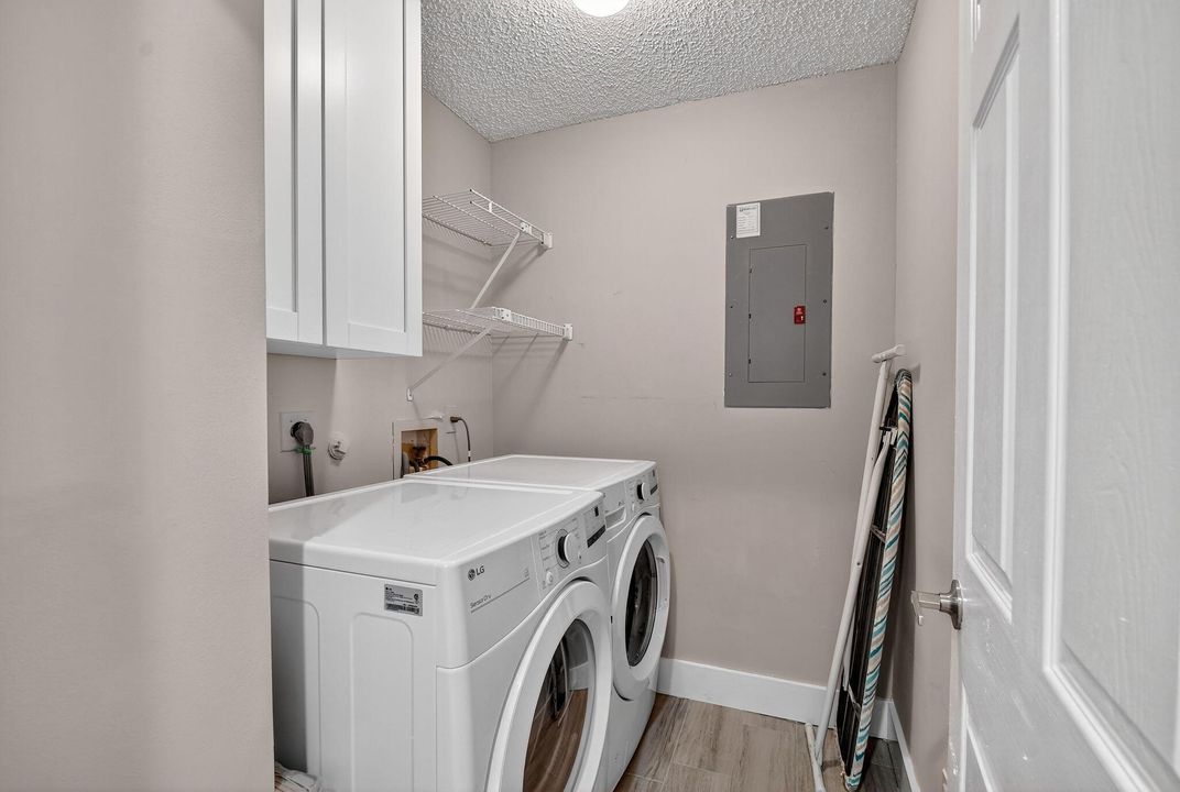 待售: $635,000 (4 贝兹, 2 浴室, 2201 平方英尺)