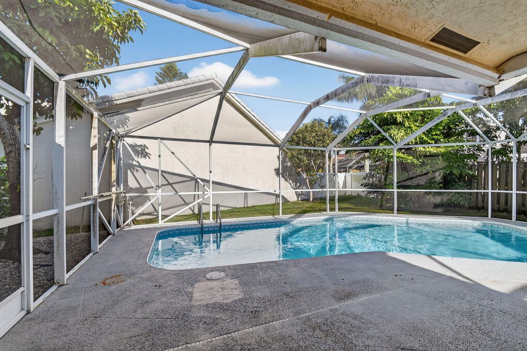 待售: $635,000 (4 贝兹, 2 浴室, 2201 平方英尺)