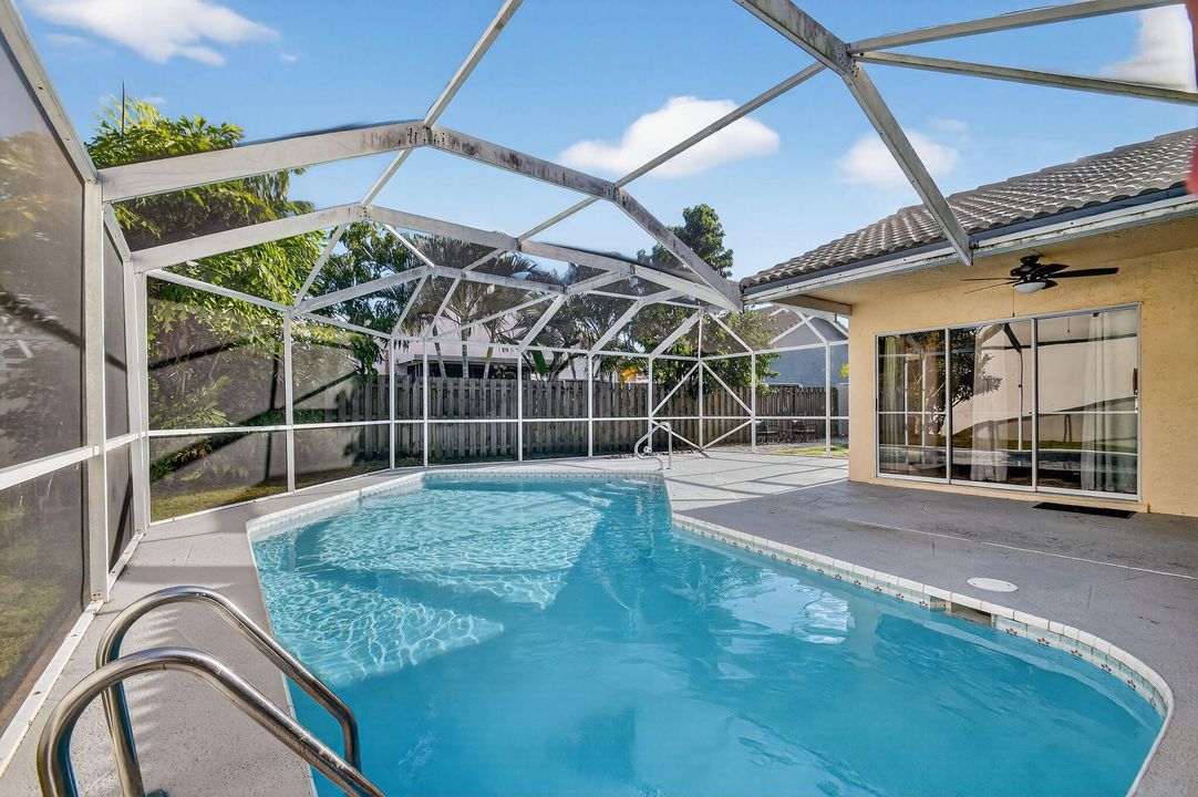 待售: $635,000 (4 贝兹, 2 浴室, 2201 平方英尺)