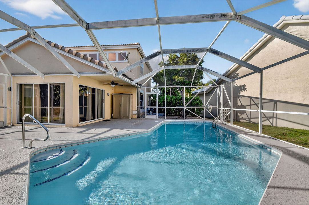 待售: $635,000 (4 贝兹, 2 浴室, 2201 平方英尺)