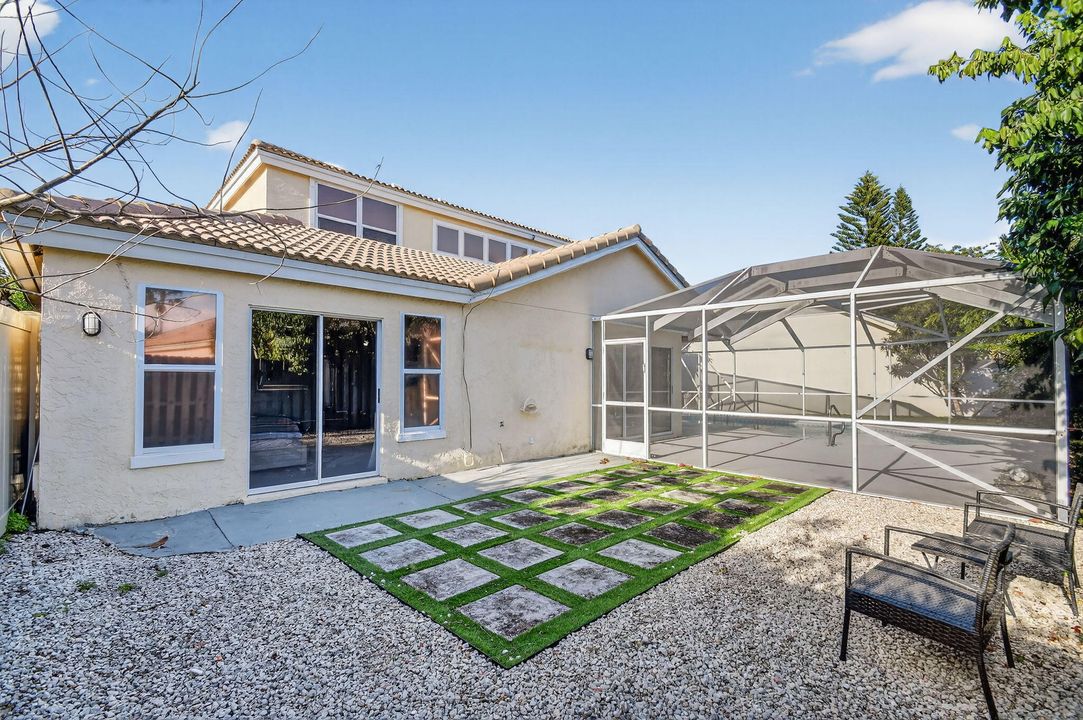 待售: $635,000 (4 贝兹, 2 浴室, 2201 平方英尺)