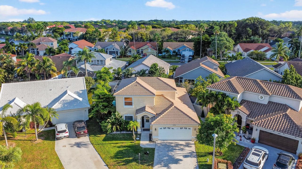 待售: $635,000 (4 贝兹, 2 浴室, 2201 平方英尺)