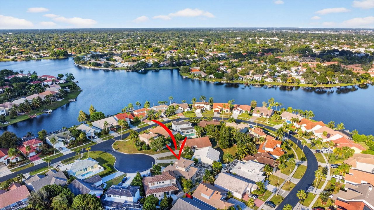 待售: $635,000 (4 贝兹, 2 浴室, 2201 平方英尺)