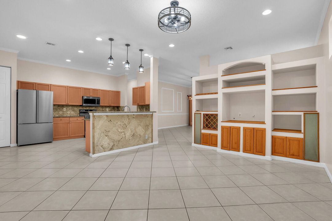 В аренду: $2,800 (3 спален, 2 ванн, 2303 Квадратных фут)