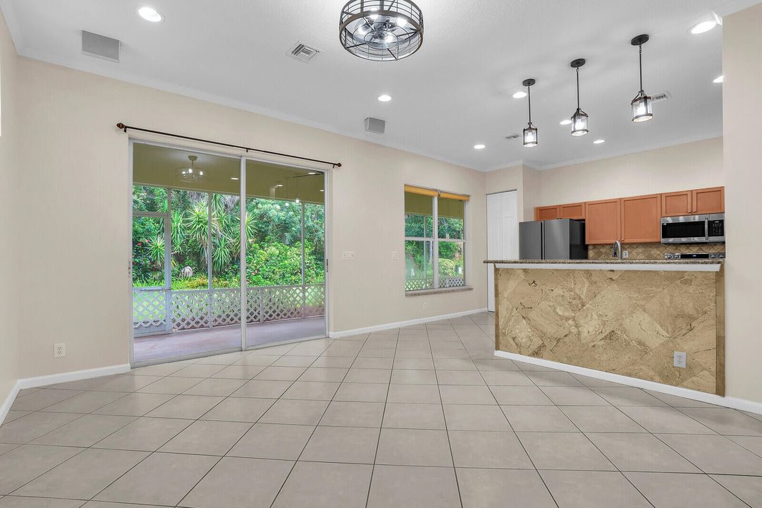 В аренду: $2,800 (3 спален, 2 ванн, 2303 Квадратных фут)