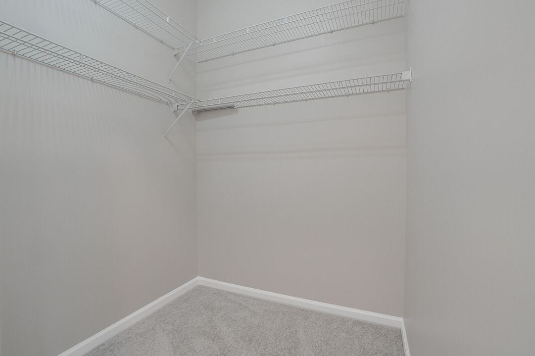 В аренду: $2,800 (3 спален, 2 ванн, 2303 Квадратных фут)