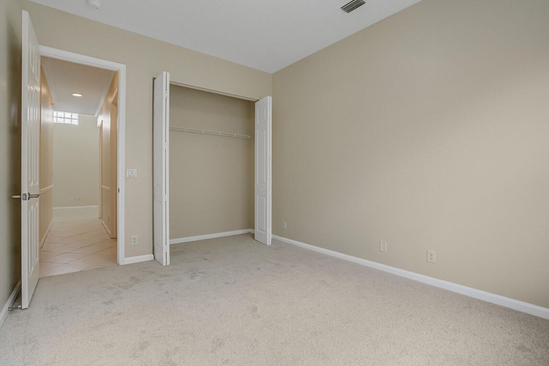 В аренду: $2,800 (3 спален, 2 ванн, 2303 Квадратных фут)