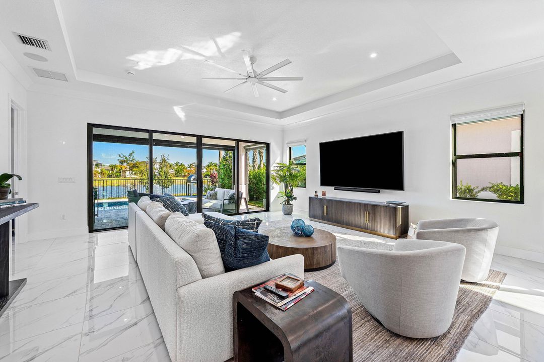 На продажу: $1,549,000 (4 спален, 3 ванн, 2677 Квадратных фут)