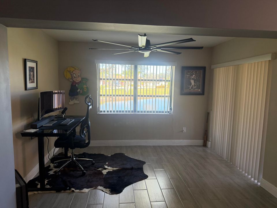 En Venta: $329,000 (2 camas, 2 baños, 1379 Pies cuadrados)