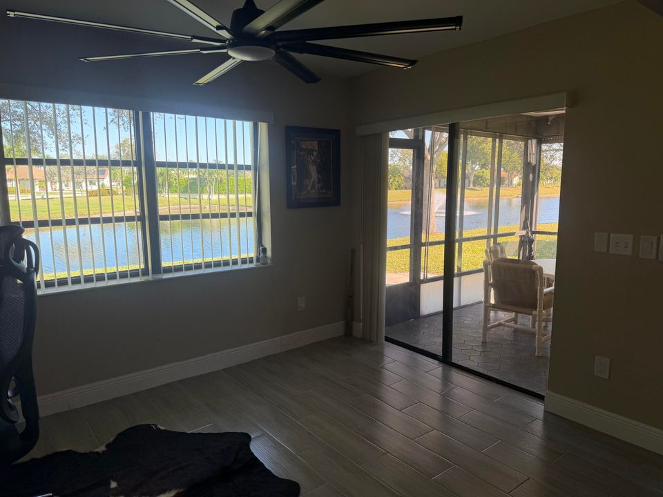 En Venta: $329,000 (2 camas, 2 baños, 1379 Pies cuadrados)