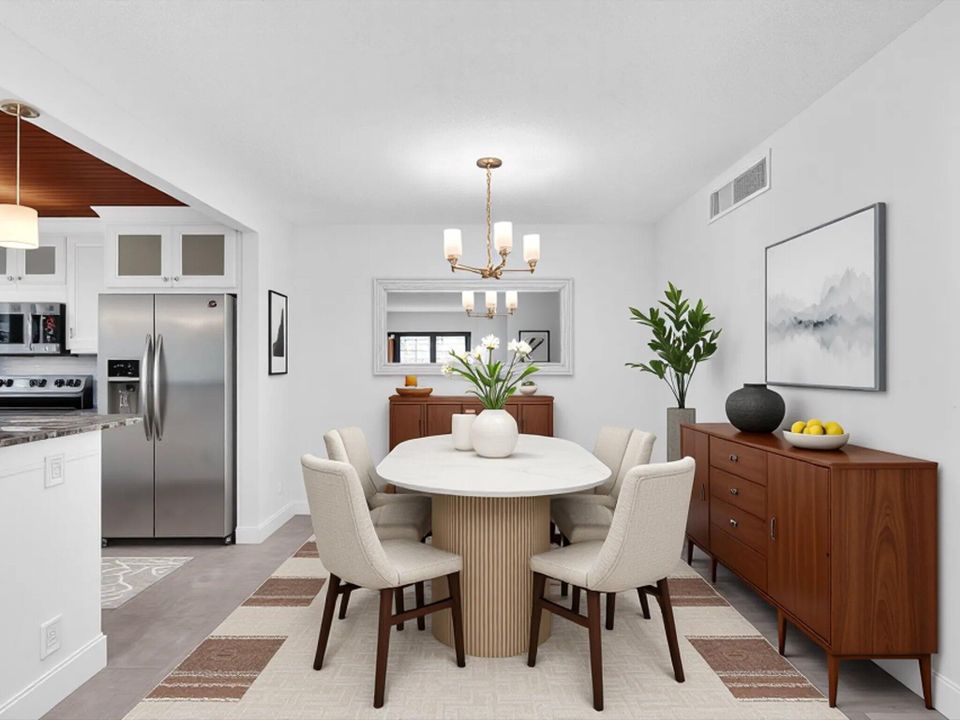 合同活跃: $2,500 (2 贝兹, 2 浴室, 1056 平方英尺)