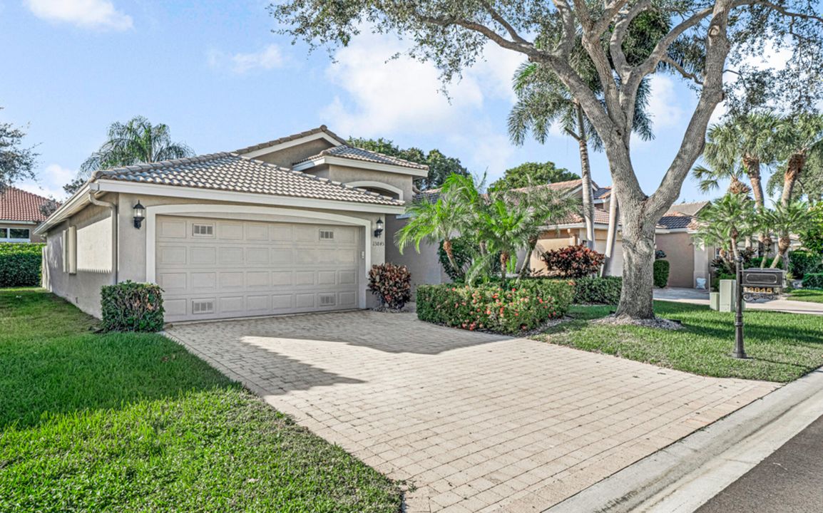 Active With Contract: $360,000 (2 beds, 2 baths, 1722 Square Feet)