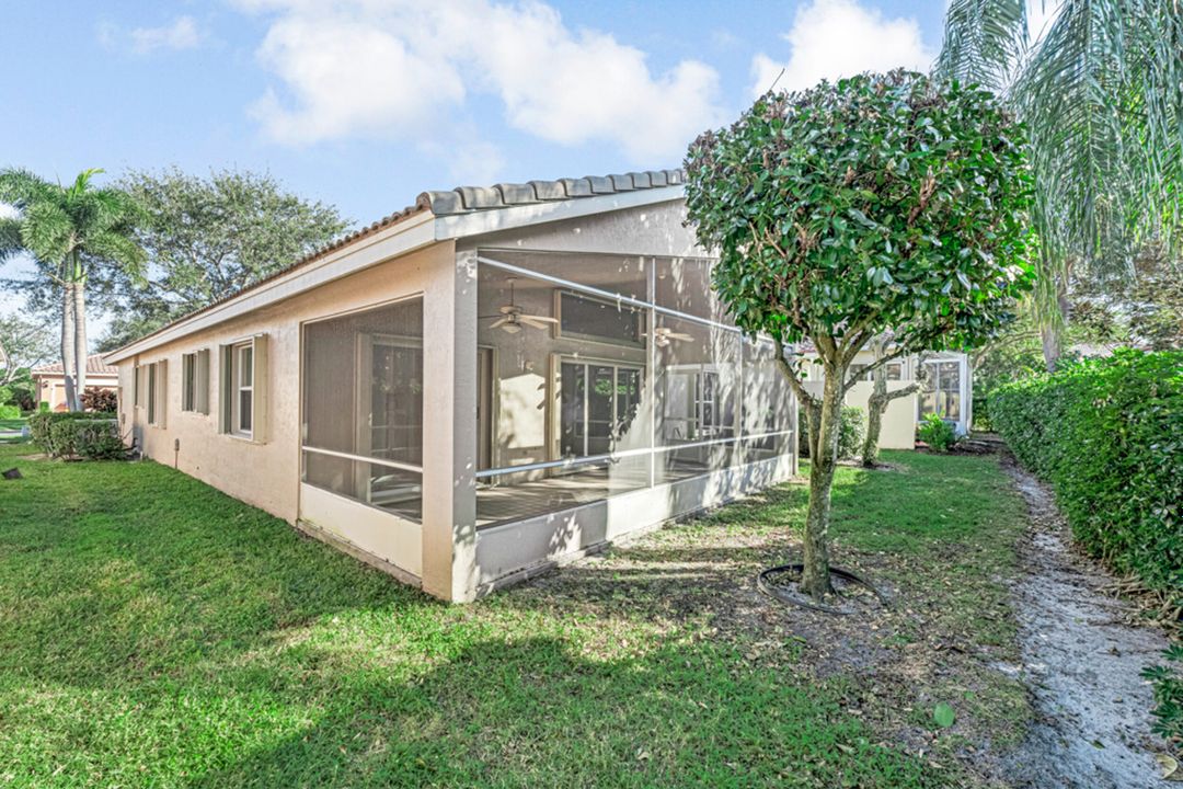 Active With Contract: $360,000 (2 beds, 2 baths, 1722 Square Feet)