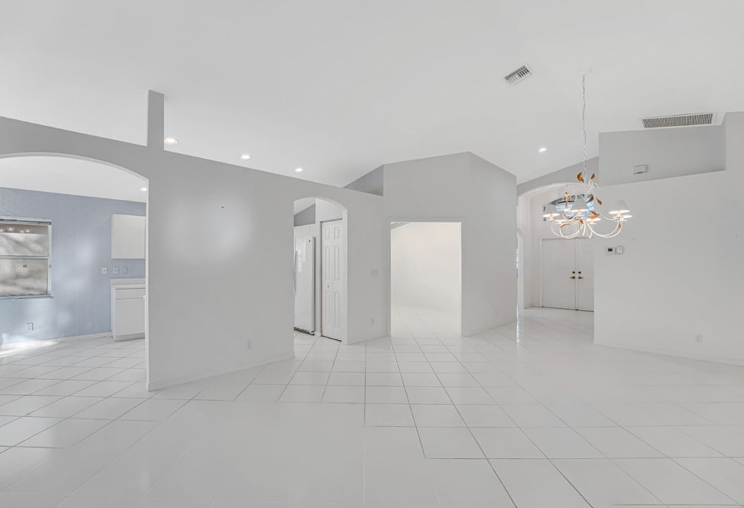 Active With Contract: $360,000 (2 beds, 2 baths, 1722 Square Feet)