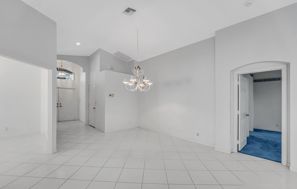 Active With Contract: $360,000 (2 beds, 2 baths, 1722 Square Feet)