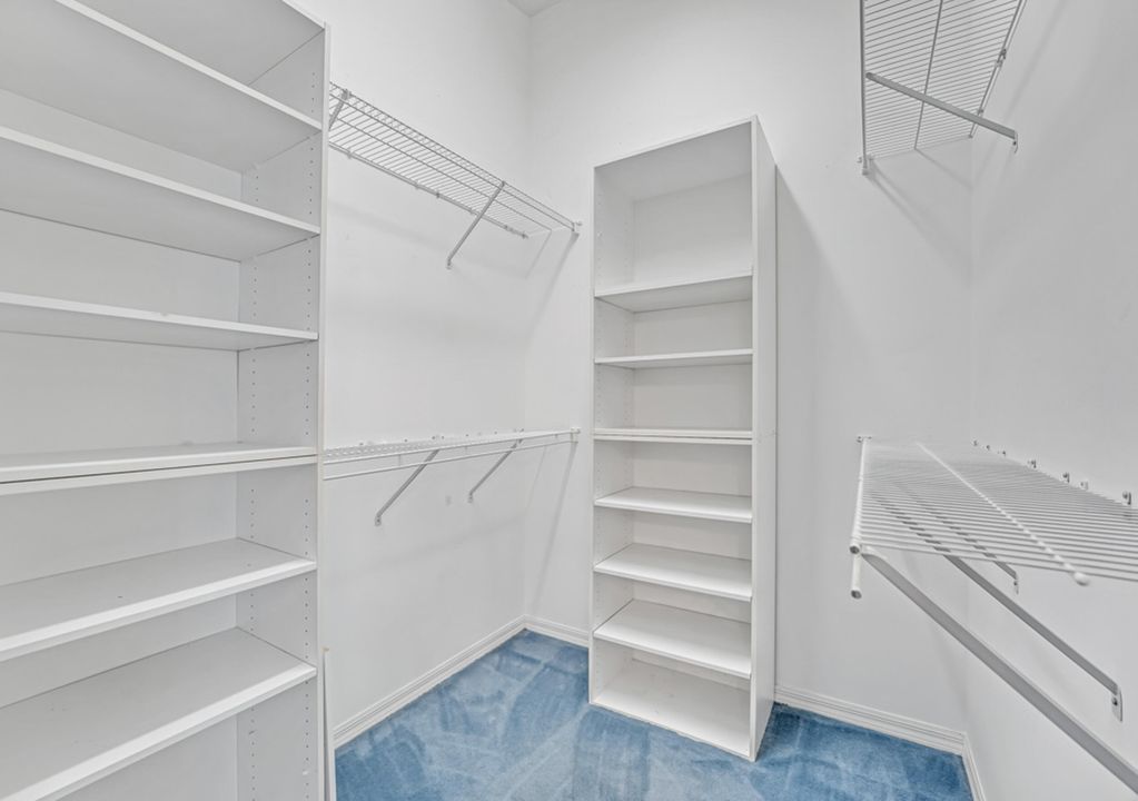 Active With Contract: $360,000 (2 beds, 2 baths, 1722 Square Feet)