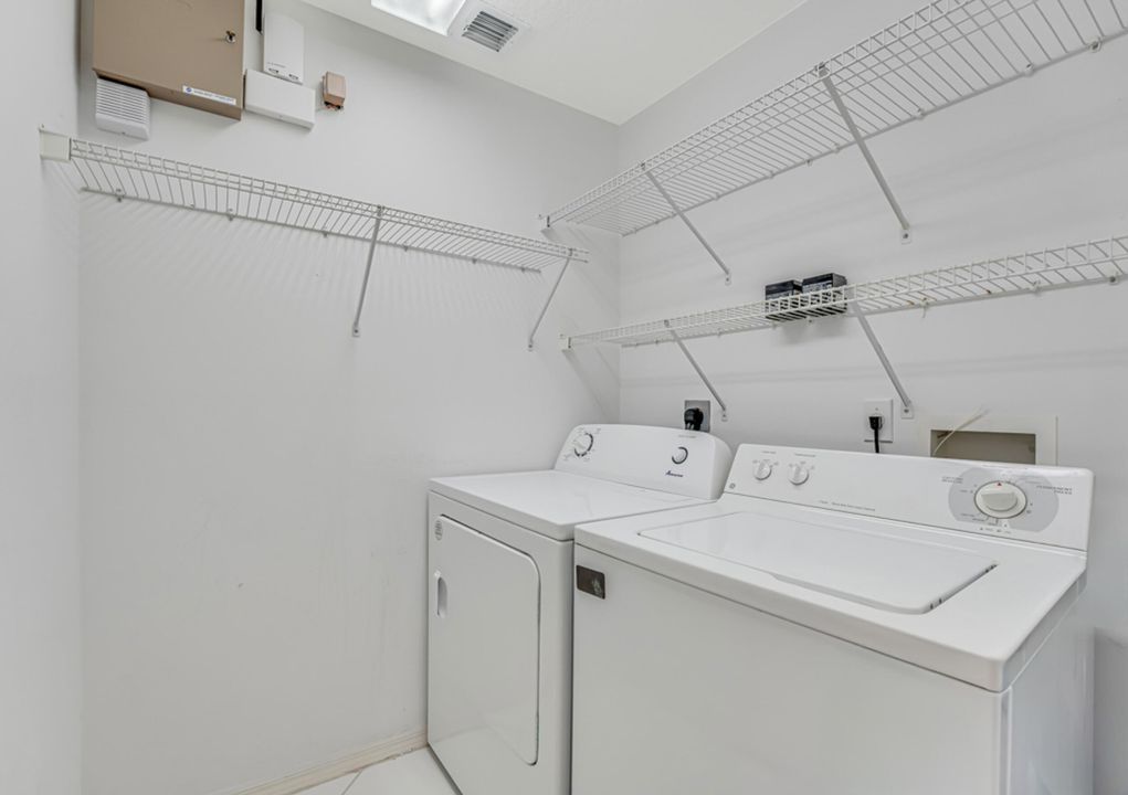 Active With Contract: $360,000 (2 beds, 2 baths, 1722 Square Feet)