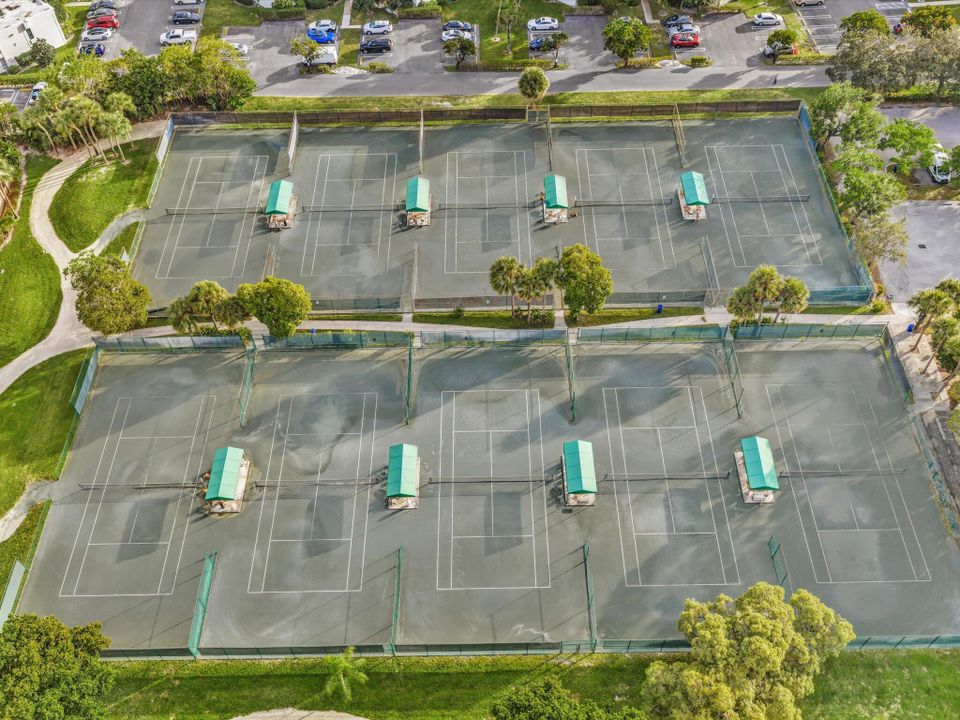 合同活跃: $2,500 (2 贝兹, 2 浴室, 1056 平方英尺)