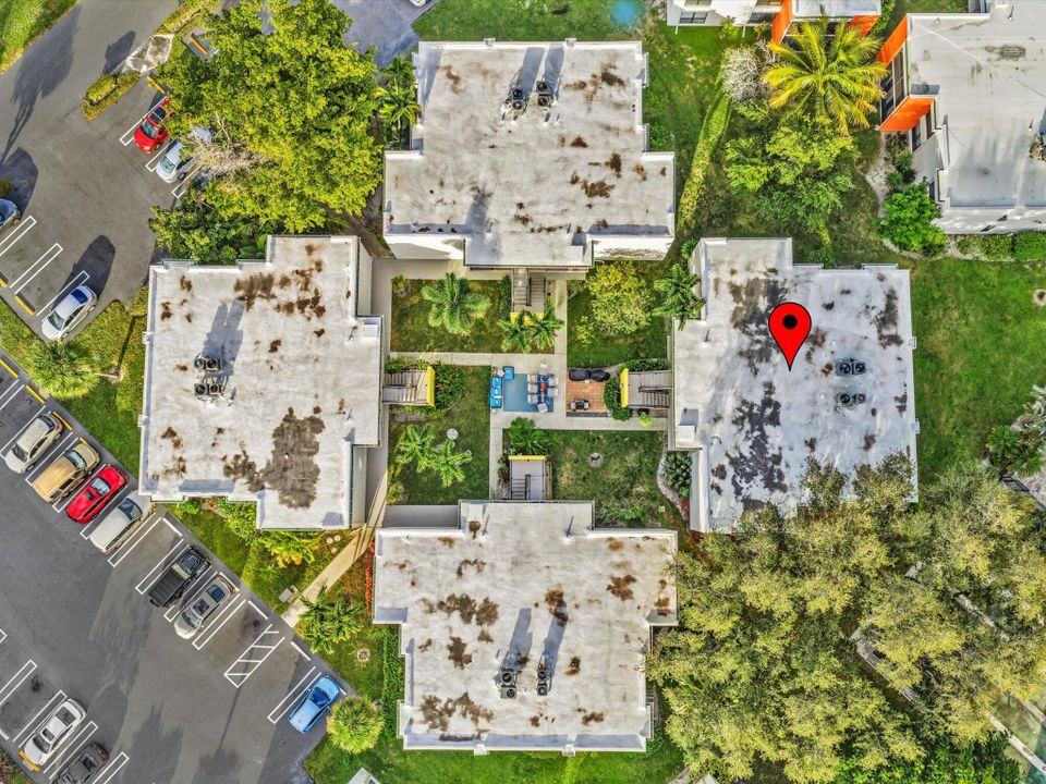 合同活跃: $2,500 (2 贝兹, 2 浴室, 1056 平方英尺)