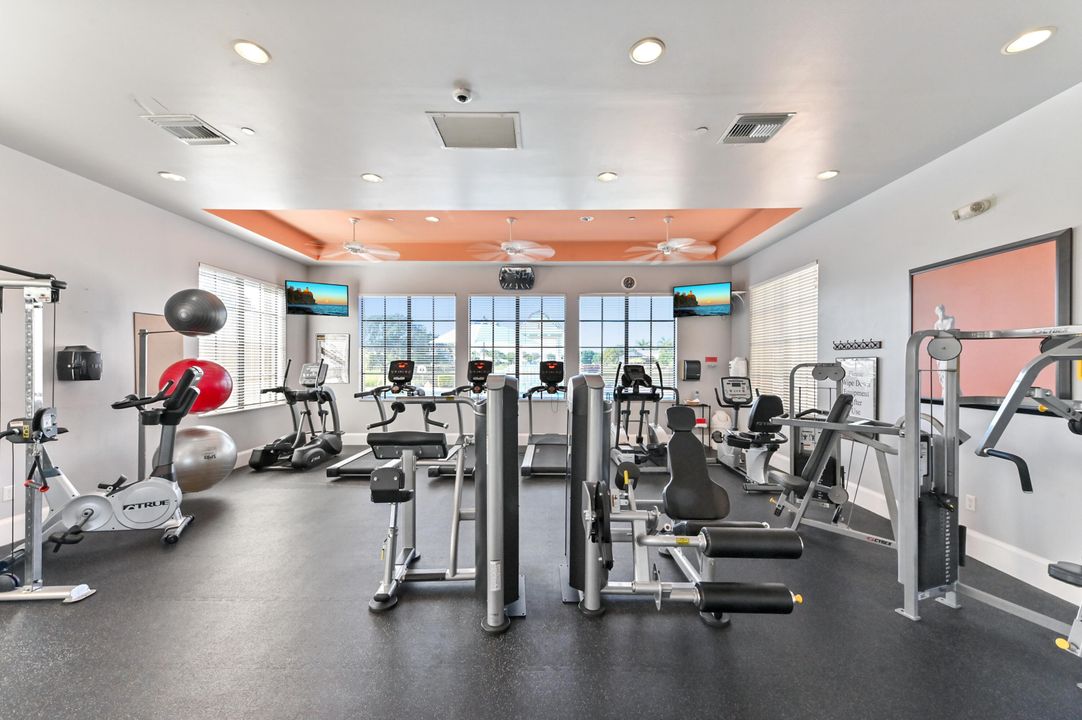 待售: $720,000 (3 贝兹, 2 浴室, 2616 平方英尺)