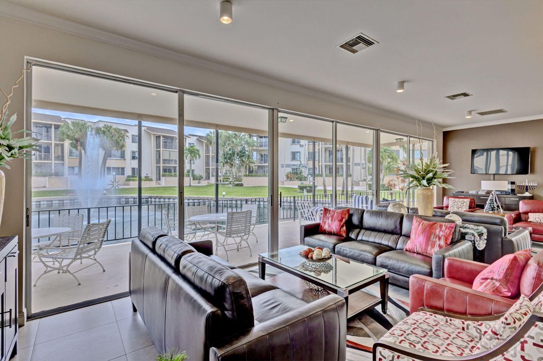 For Sale: $195,000 (1 beds, 1 baths, 1126 Square Feet)