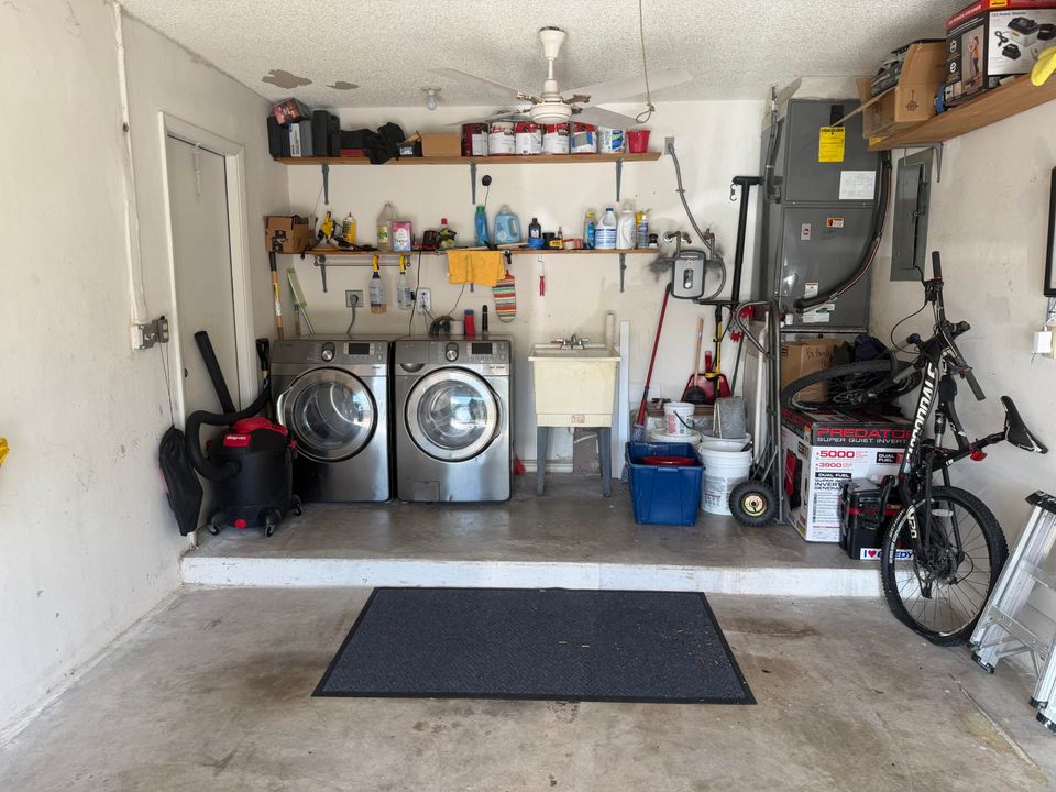 En Venta: $329,000 (2 camas, 2 baños, 1379 Pies cuadrados)