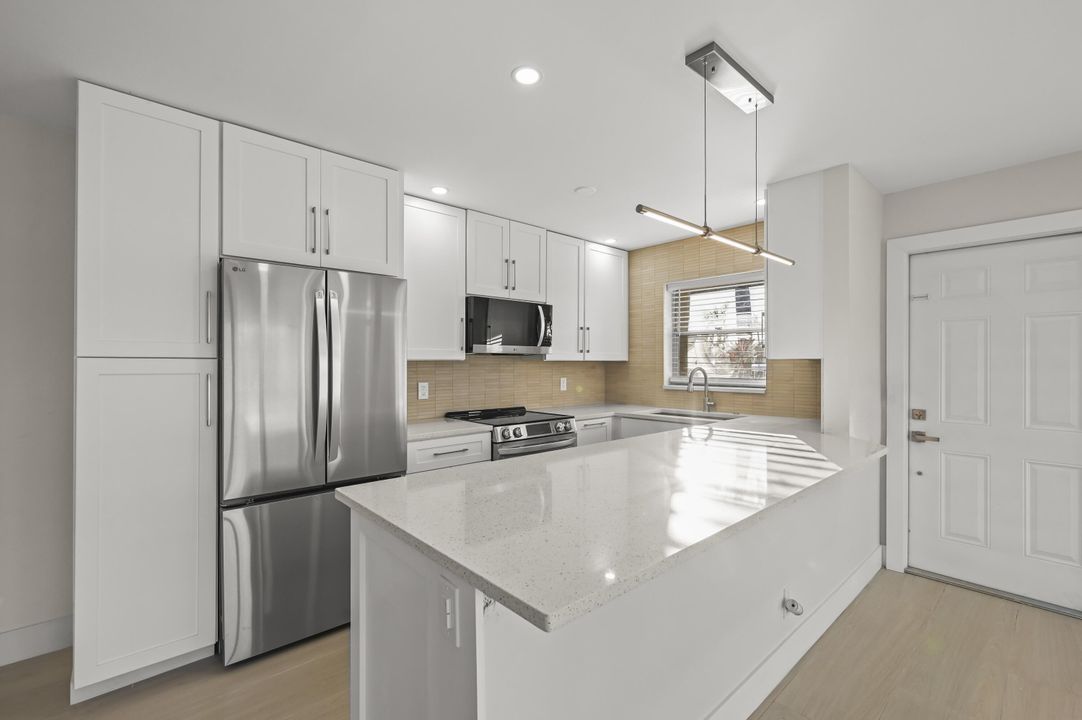 For Sale: $243,000 (2 beds, 2 baths, 1175 Square Feet)