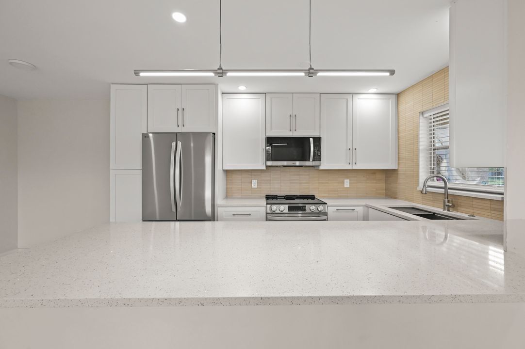 For Sale: $243,000 (2 beds, 2 baths, 1175 Square Feet)