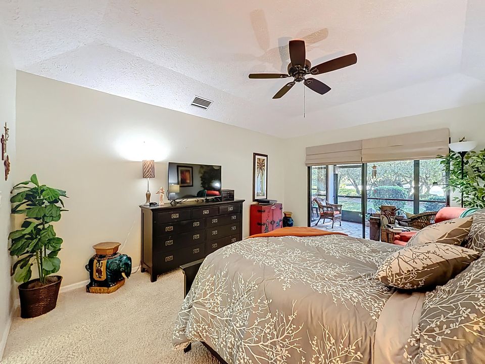 На продажу: $325,000 (2 спален, 2 ванн, 1309 Квадратных фут)