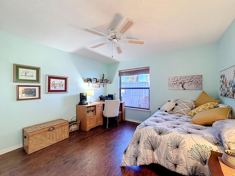 На продажу: $325,000 (2 спален, 2 ванн, 1309 Квадратных фут)