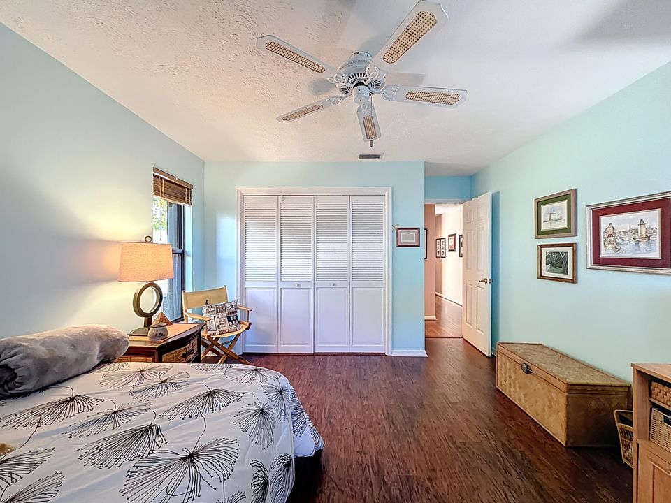 На продажу: $325,000 (2 спален, 2 ванн, 1309 Квадратных фут)