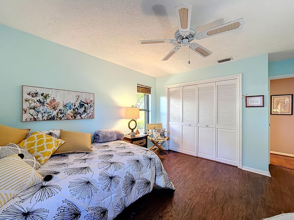 На продажу: $325,000 (2 спален, 2 ванн, 1309 Квадратных фут)