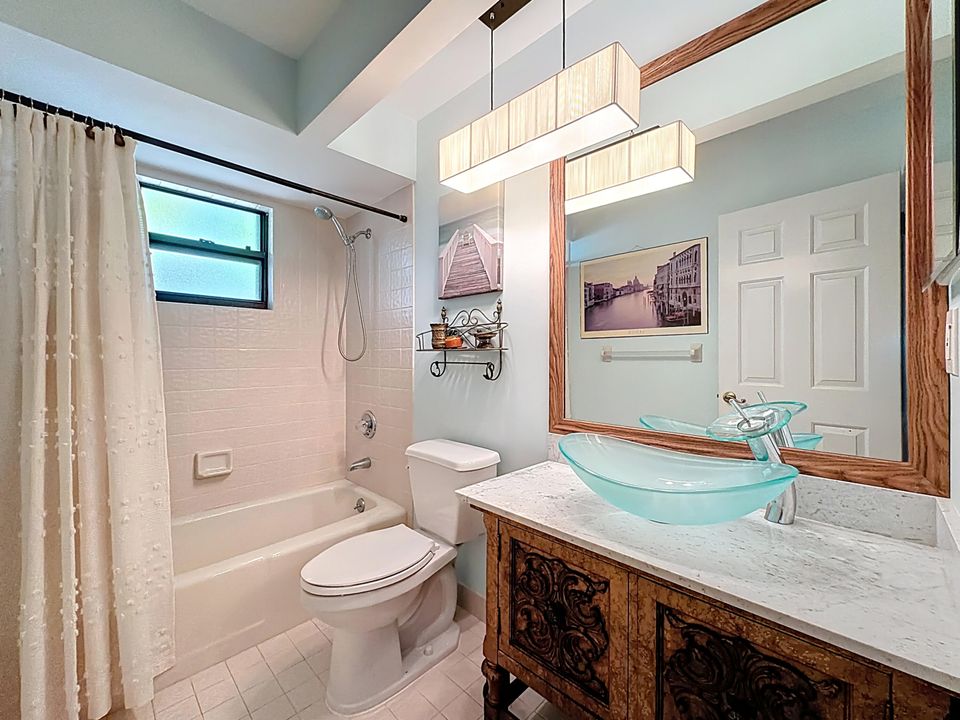 На продажу: $325,000 (2 спален, 2 ванн, 1309 Квадратных фут)