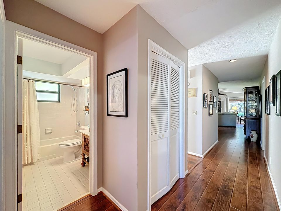 На продажу: $325,000 (2 спален, 2 ванн, 1309 Квадратных фут)